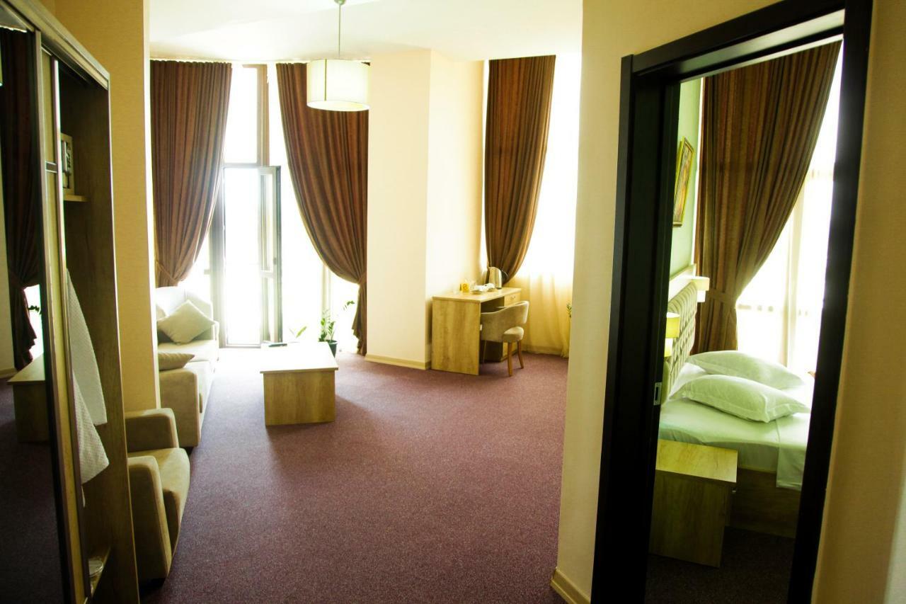 Hotel Grand Sugdidi Exterior foto
